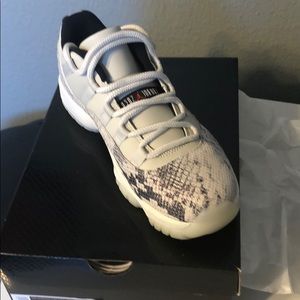 Air Jordan's retro 11